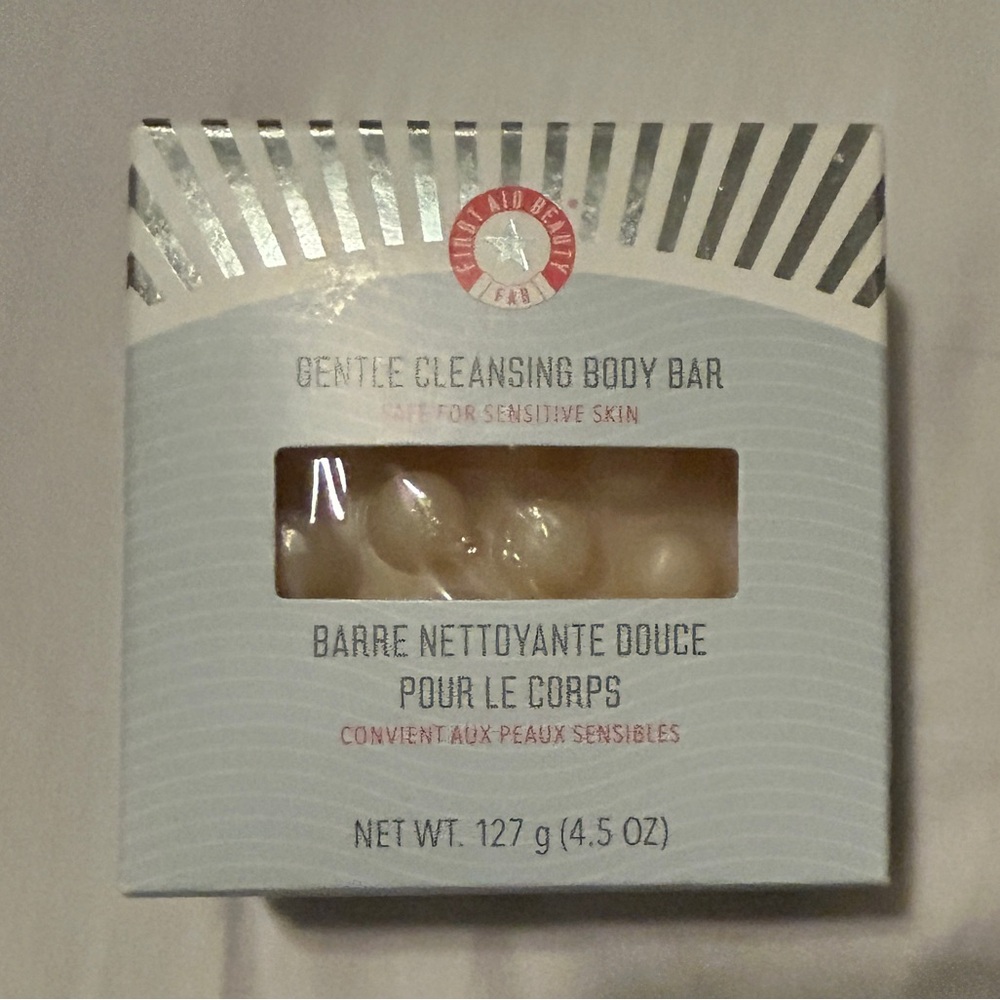 First Aid Beauty Gentle Cleansing Body Bar - Soft Blue and White